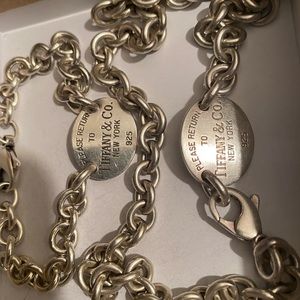 Woman’s choker from Tiffany and Co. with bracelet